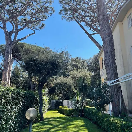 Villa A 10 Minuti Dal Mare Fregene Fregenae